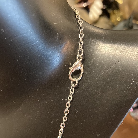 NWOT - New Effy Silvertone Necklace & Nautical Wheel Charm - Picture 4 of 9